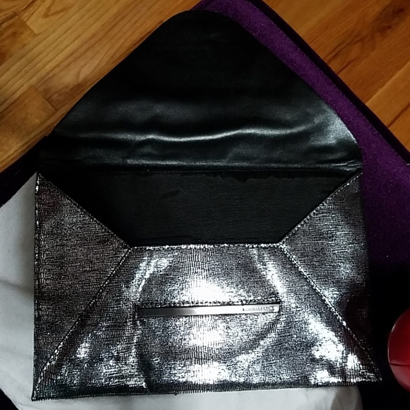 BcbgMaxAzria gray metallic envelope purse - Picture 3 of 7